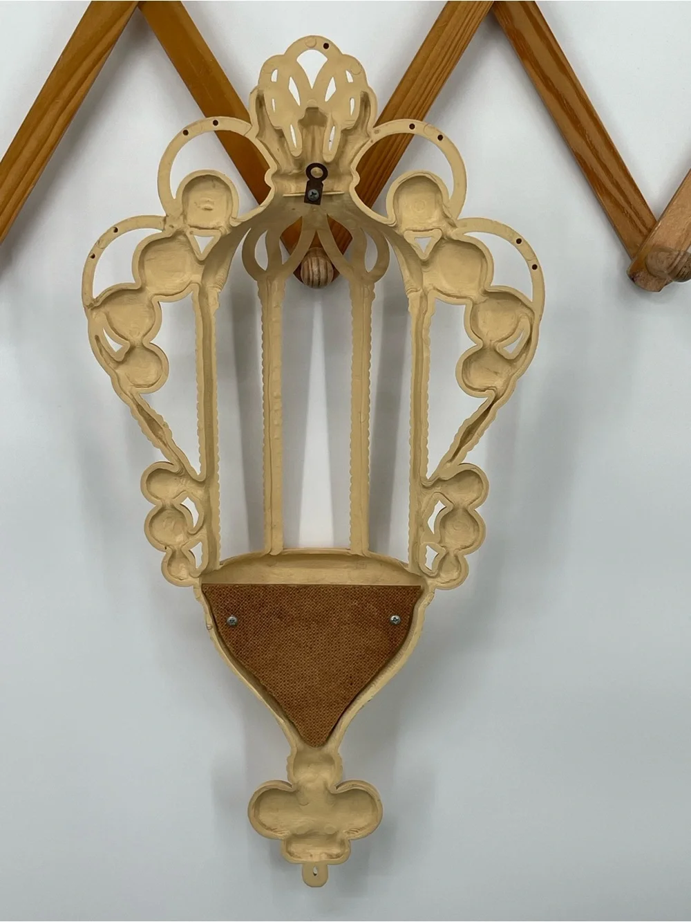 Burwood 1972 Decorative Wicker-Style Wall Basket